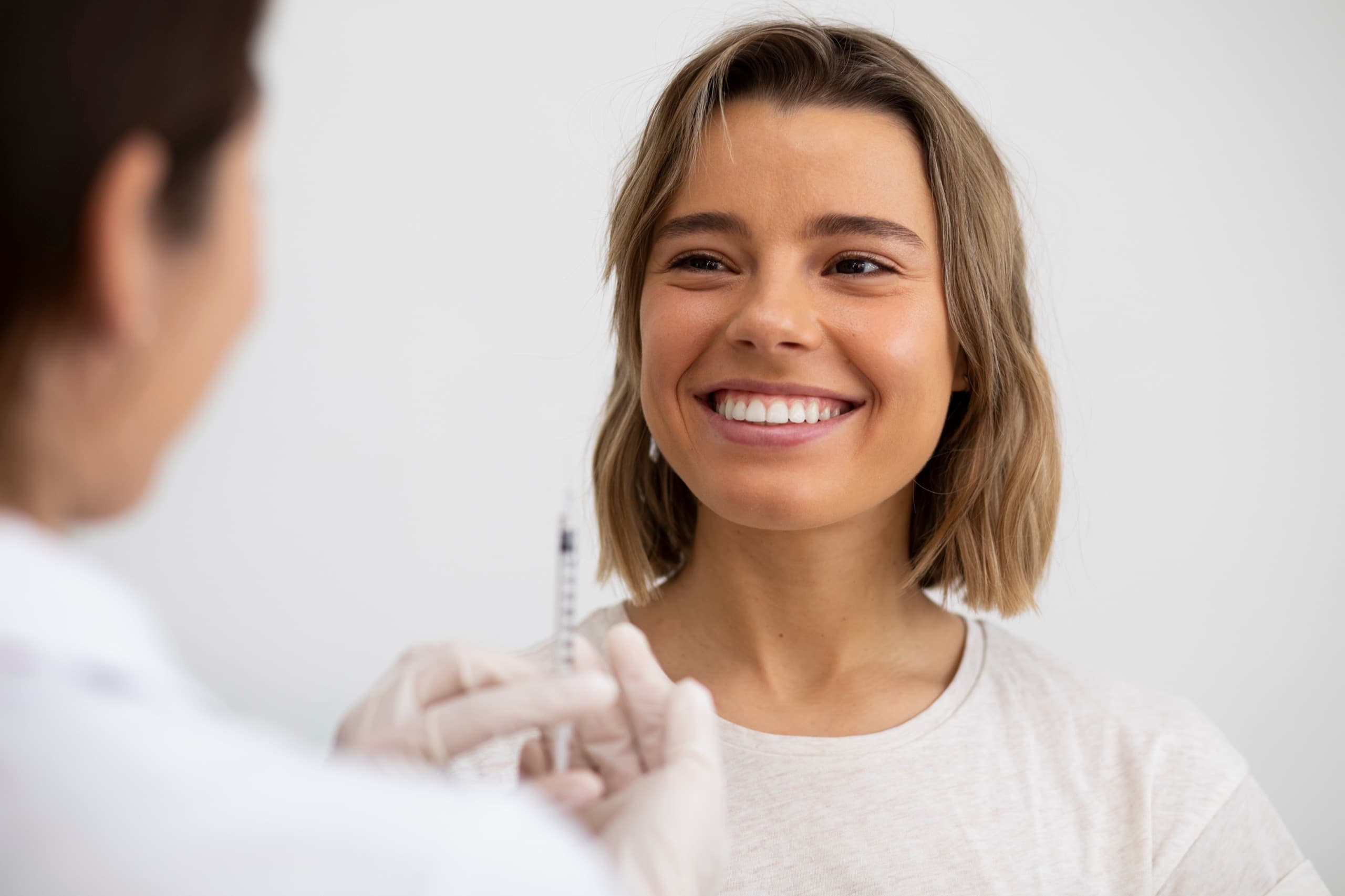 Tratamento facial na Win Unique Clinic, em Lisboa